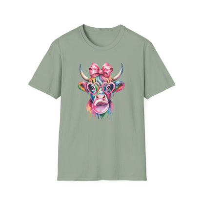 Cute Rainbow Highland Cow T-Shirt – Pink Coquette Bow Cow Graphic Tee, Funny Bubblegum Cow Shirt, Colorful Farm Animal Aesthetic Tee for Women