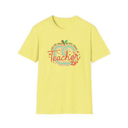 Teacher Life – Cute Apple Graphic Teacher Tee